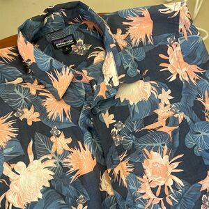 Men’s Patagonia Floral Short Sleeved Button Down Size M